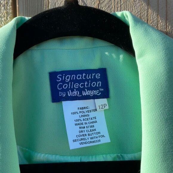 🔥 Take 50% OFF- Signature Collection Women's 2pc Skirt Suits, Size-12P - Picture 4 of 15